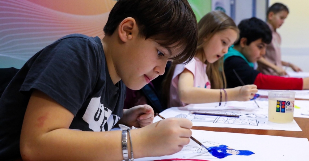 Bursa'da çocuklar sanatla gelişiyor