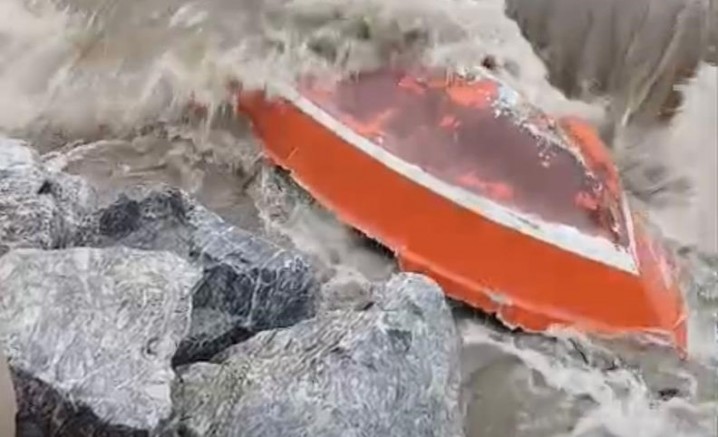 Bursa'da fırtına kabusu; Tekneler bu hale geldi...