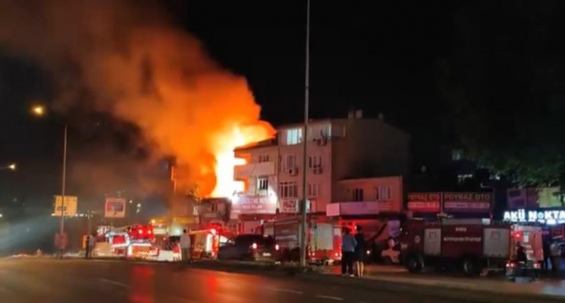 Bursa'da gece yarısı alevler yükseldi