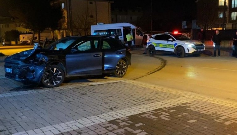 Bursa'da gece yarısı ortalık karıştı; 8 yaralı var...