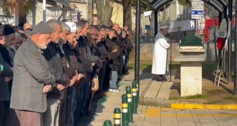 Bursa'da gözyaşları sel oldu; 7 yaşındaki Gökçe'ye veda...