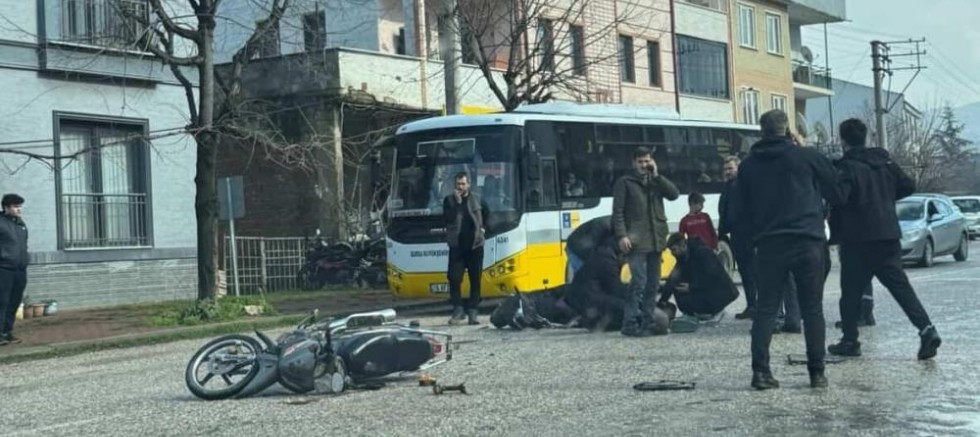 Bursa’da iki motosiklet çarpıştı, 1’i ağır 2 kişi yaralandı