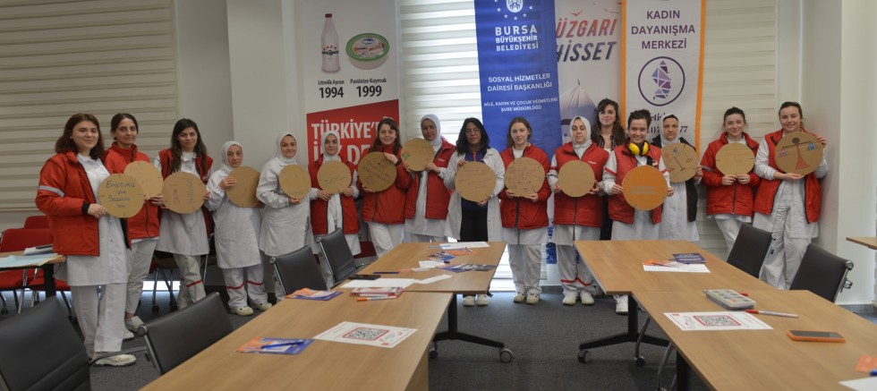 Bursa'da kadın çalışanların haklarına dikkat çekildi