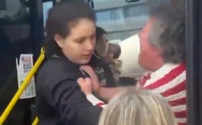 Bursa’da kadınlar kavgaya tutuştu olan şoföre oldu!