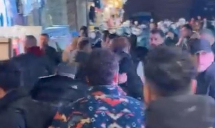 Bursa'da onlarca kişi birbirine girdi