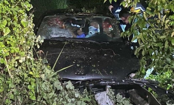 Bursa’da otomobil tarlaya uçtu!