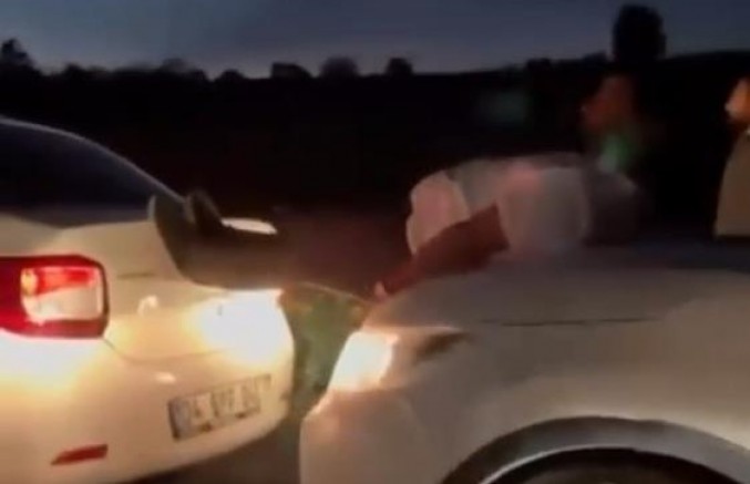 Bursa’da yolda kalan araç için bakın ne yaptılar!