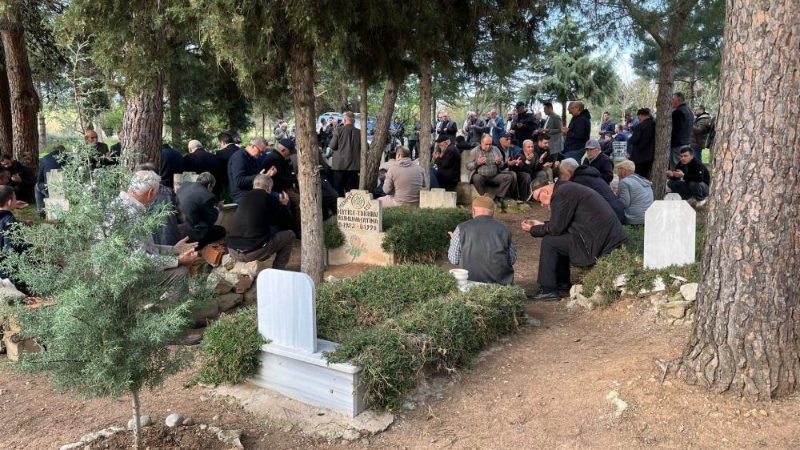 Bursa gözyaşlarıyla sel oldu; Kardeşler toprağa verildi