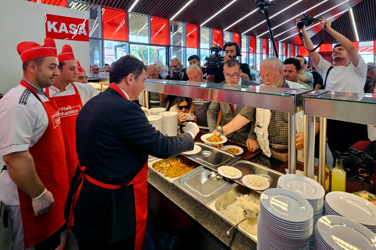 Bursa Halk Lokantasını çok sevdi