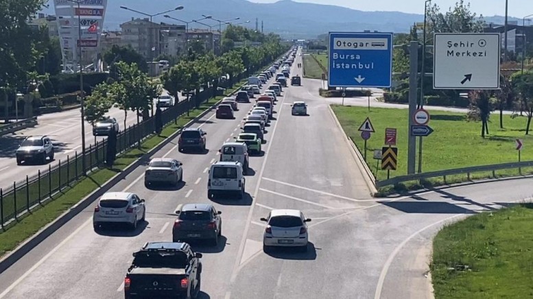 Bursa İnegöl’de bayram dönüş trafiği işte bu şekilde!