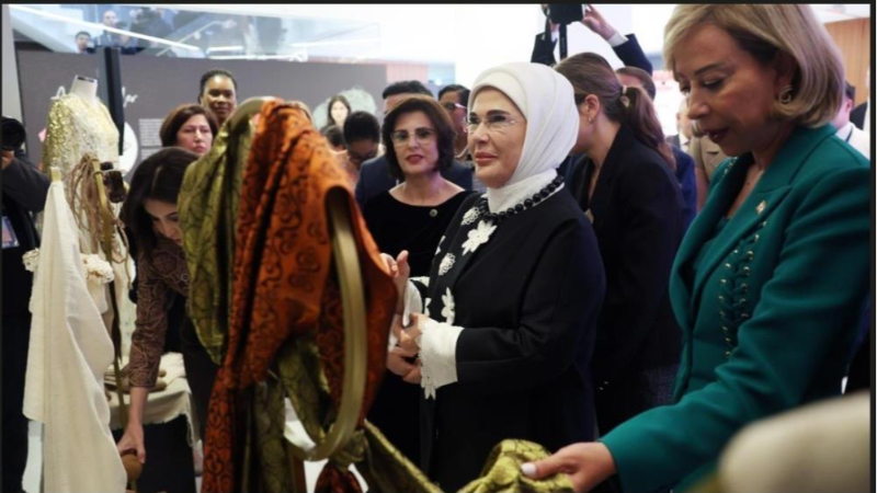 Bursa İpeği New York'taki Türkevi'nde Dünya'ya tanıtıldı