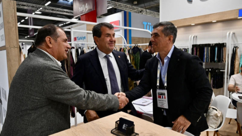 Bursa iş dünyası Paris'te Tekstil ve Moda Fuarları'nda