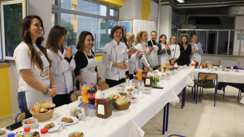 Bursa İş Kadınları ve Yöneticileri Derneği gençlerle buluştu