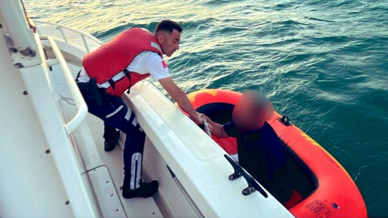 Bursa İznik Gölü’nde mahsur kalan tatilci kurtarıldı