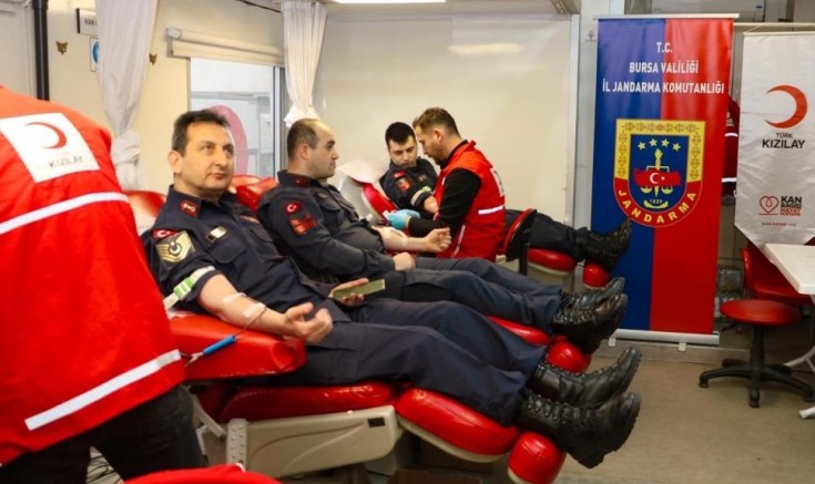  Bursa Jandarması örnek oldu!