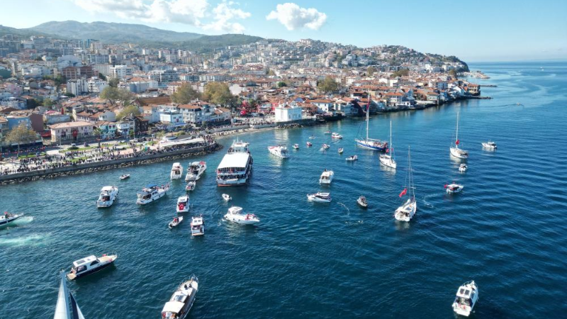 Bursa Mudanya'da Cumhuriyet coşkusu denize taştı