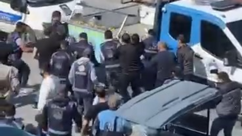 Bursa Mudanya'da hareketli dakikalar; Seyyar satıcılara geçit yok