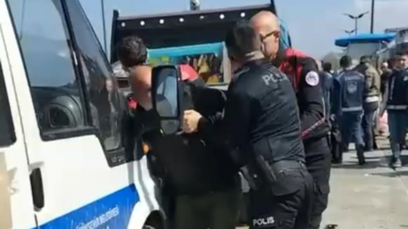 Bursa Mudanya'da seyyar satıcılara operasyon