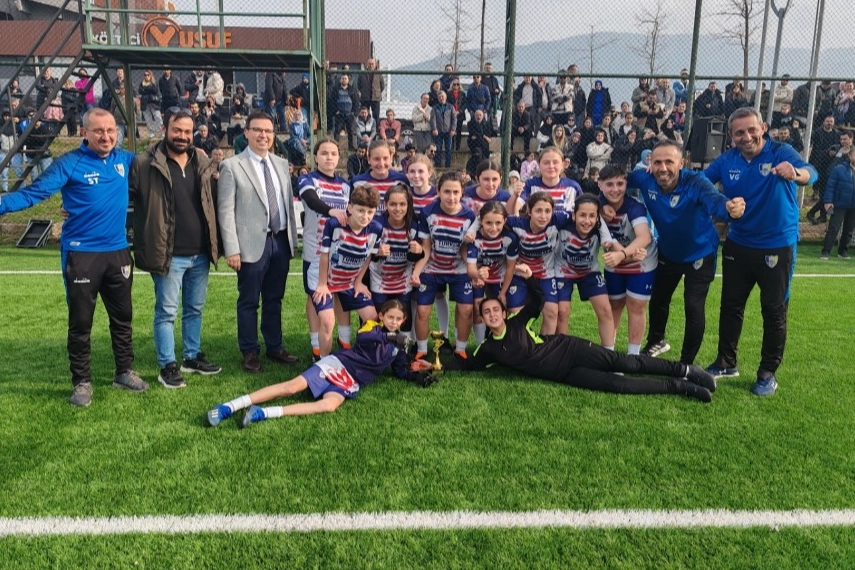 Bursa Nilüfer Kız Cup 2025'in şampiyonu Ufukspor