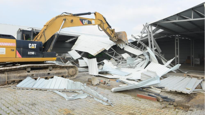 Bursa Nilüfer'de kaçak yapılar tek tek yıkılıyor