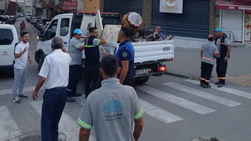 Bursa Nilüfer'de kent estetiğe zarar veren unsular yok edildi