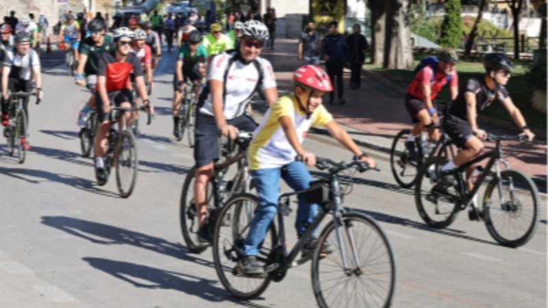 Bursa Nilüfer'de pedallar iyilik için döndü