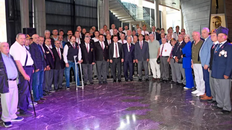 Bursa Osmangazi Belediyesi gazileri unutmadı
