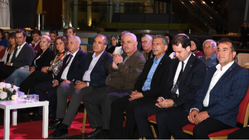 Bursa Osmangazi Belediyesi Halil Ergün’ü onurlandırdı