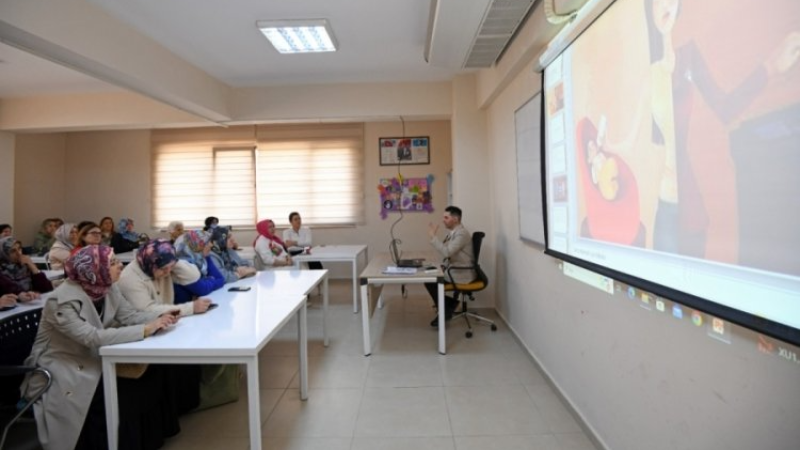 Bursa Osmangazi Belediyesi'nden 'Kadın ve Toplum' başlıklı söyleşi