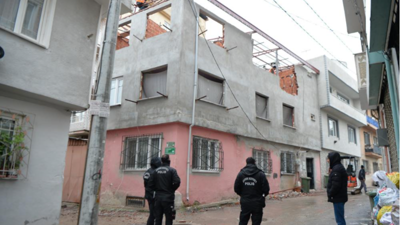 Bursa Osmangazi'de kaçak kata izin yok