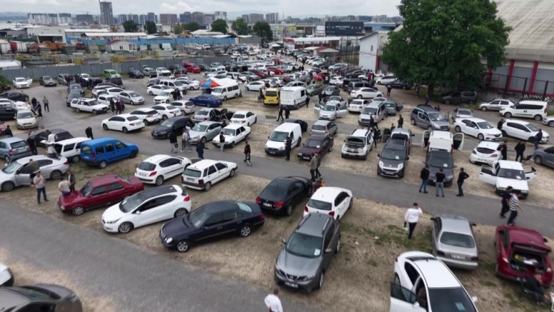 Bursa Oto Pazarında yoğunluk var