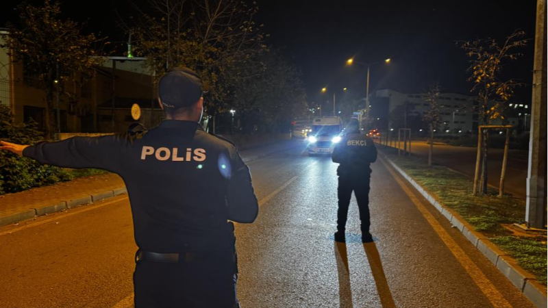 Bursa polisi görev başında; Tek tek denetlendi