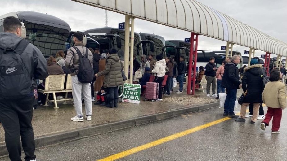 Bursa Şehirlerarası Otobüs Terminali’nde son gün yoğunluğu!