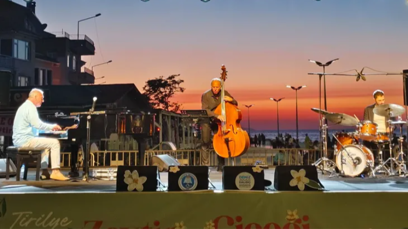 Bursa Tirilye'de sanatseverlere müzik dolu bir akşam