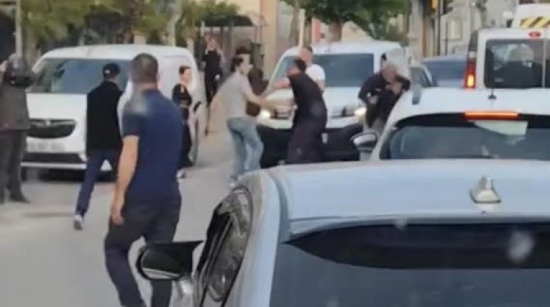 Bursa trafiğinde bu da oldu; Döner bıçaklı kavga...