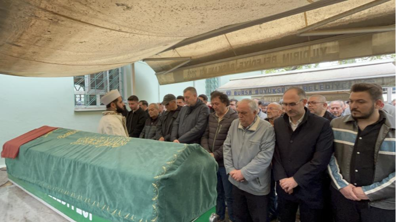 Bursa Uludağ'da otel faciası; Eşi ve oğlunun yanına defnedildi
