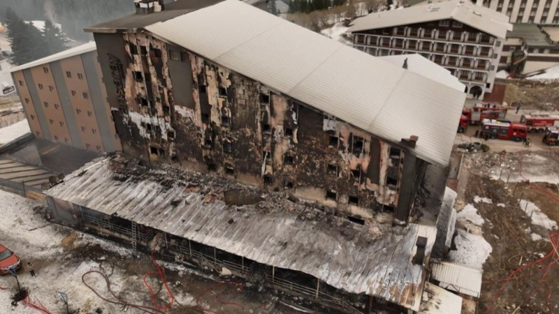 Bursa Uludağ'da yanan otel dronla böyle görüntülendi