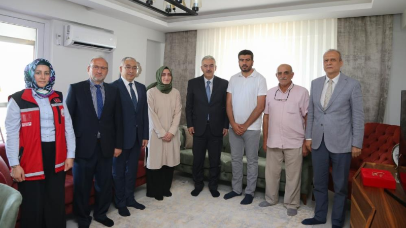 Bursa Valisi Ayyıldız'dan anlamlı ziyaret