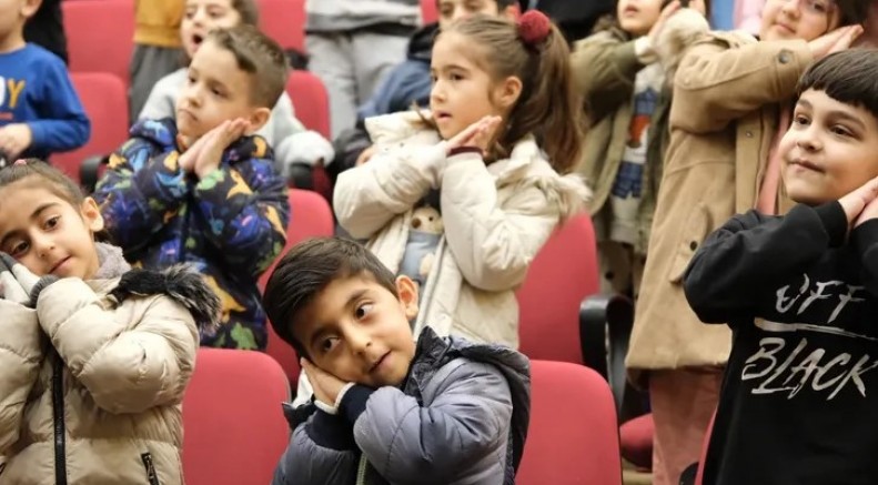 Bursa Yıldırım'da çocuklar tiyatro ile büyüyor!