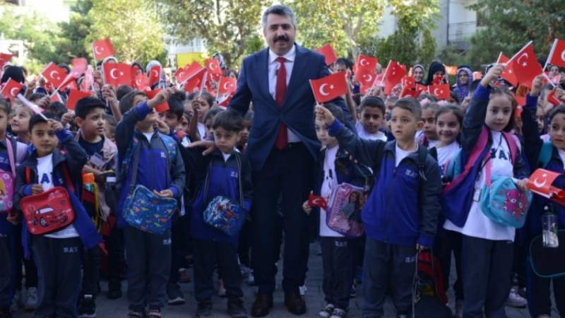 Bursa Yıldırım'da 6 bin öğrenciye kırtasiye desteği!