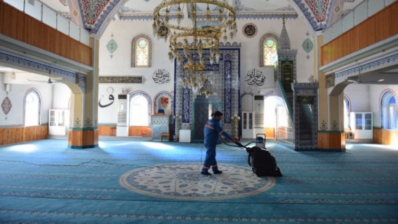 Bursa Yıldırım'da camiler pırıl pırıl oldu