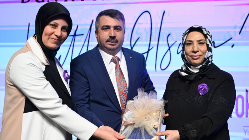 Bursa Yıldırım'da üreten kadınların başarı hikayeleri anlatıldı