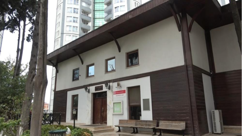 Bursa'da  71 yıllık cami derneği tahliye edildi