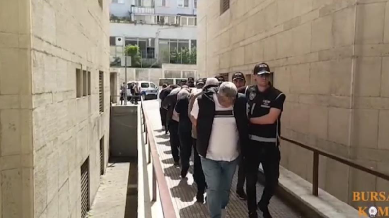 Bursa'da 107 emekliyi dolandıran çete çökertildi