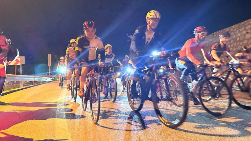 Bursa'da 40 bisikletçi, 3 saat pedal çevirerek Uludağ'a çıktı!