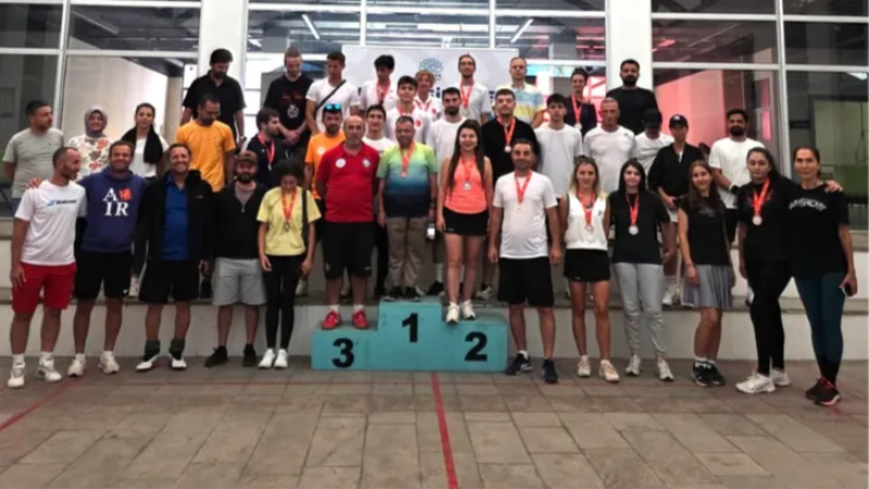 Bursa'da 50 kadın ve erkek sporcunun kıyasıya yarışı!