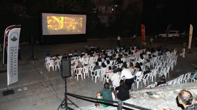 Bursa'da açık hava sineması ile unutulmaz anlar