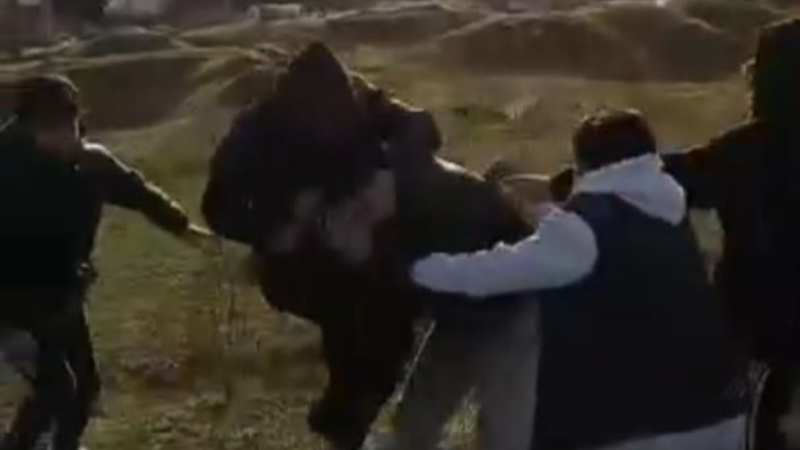 Bursa'da akılalmaz görüntüler; Bu gençlik nereye gidiyor!