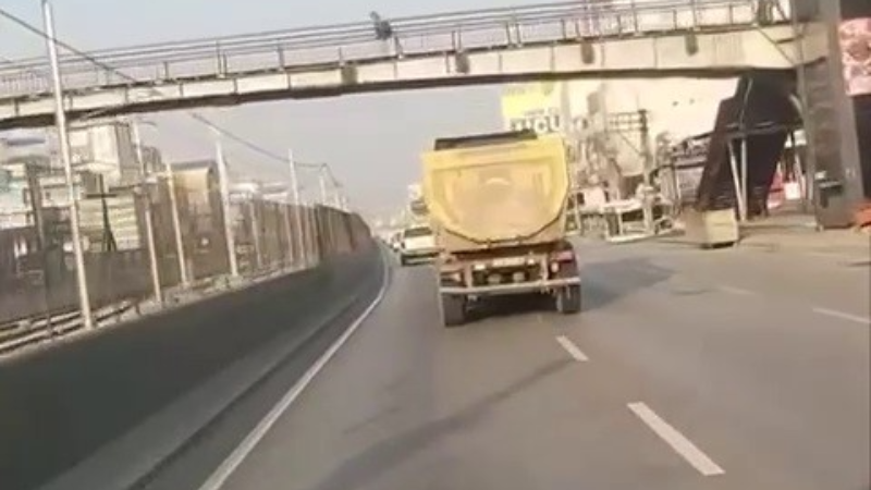 Bursa'da akıllalmaz olay; Dakikalarca trafikte makas attı