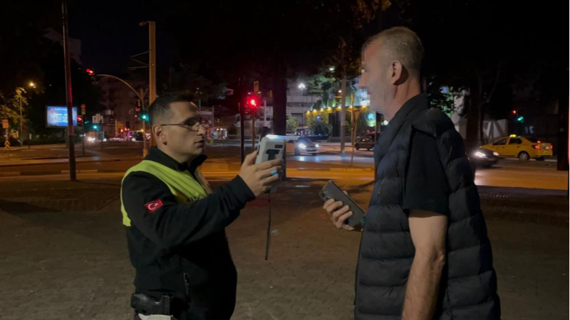 Bursa'da alkollü sürücü kaçmak için her şeyi yaptı ama...